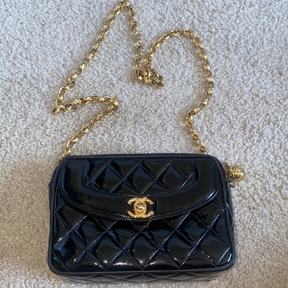 CHANEL Vintage Patent Leather Camera Bag - Picture 1 of 17